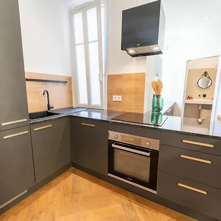 Daire Superbe Deux Chambres, Centre Proche Port