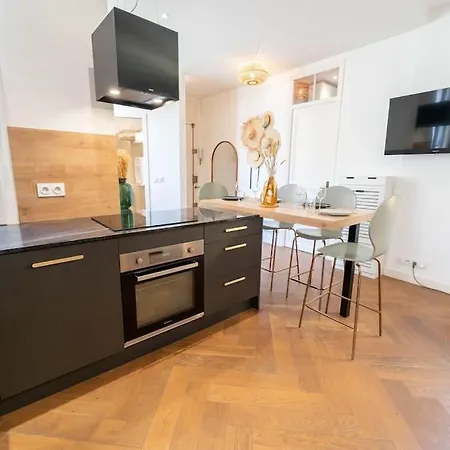 Superbe Deux Chambres, Centre Proche Port Appartement