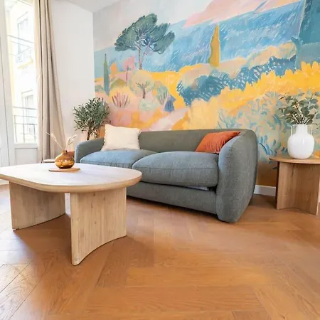 Daire Superbe Deux Chambres, Centre Proche Port *