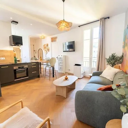 Appartamento Superbe Deux Chambres, Centre Proche Port