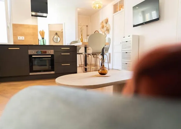 Superbe Deux Chambres, Centre Proche Port