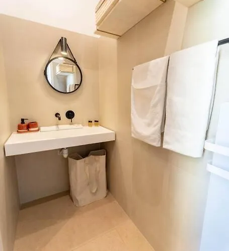 Superbe Deux Chambres, Centre Proche Port *