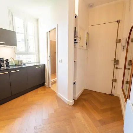Superbe Deux Chambres, Centre Proche Port Apartment Nizza